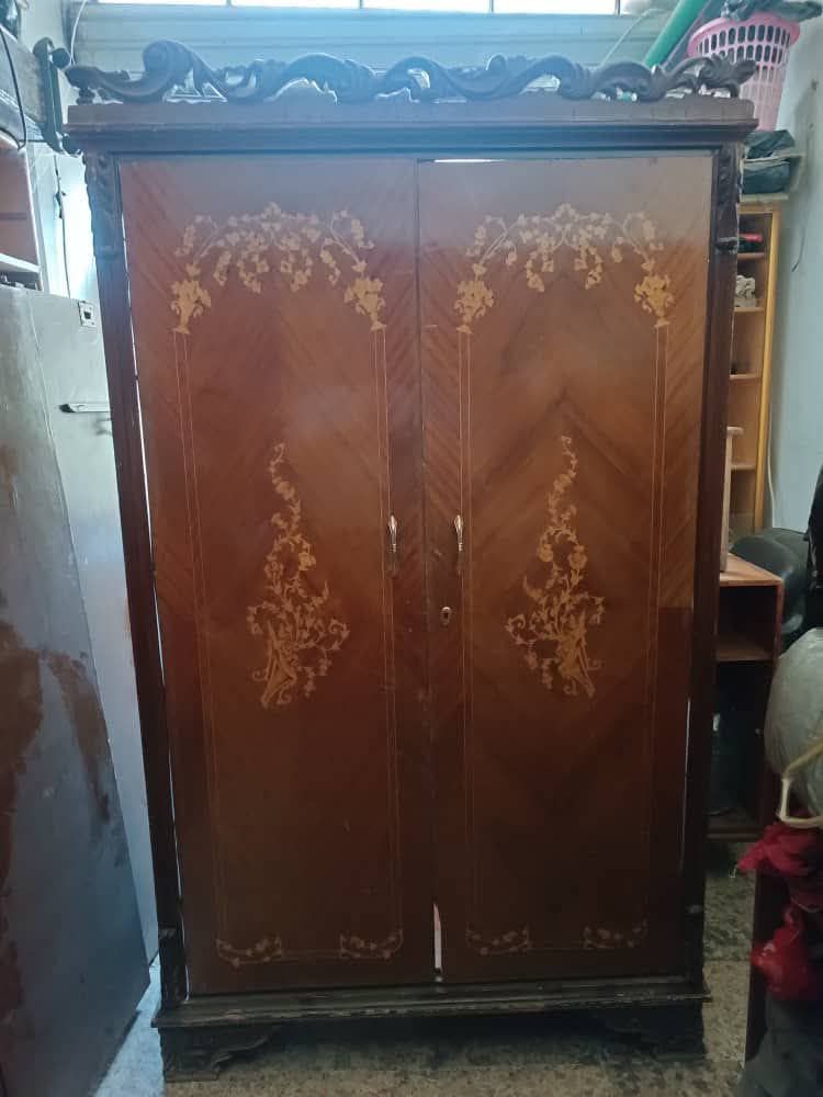 خزانة بابين تقيلة