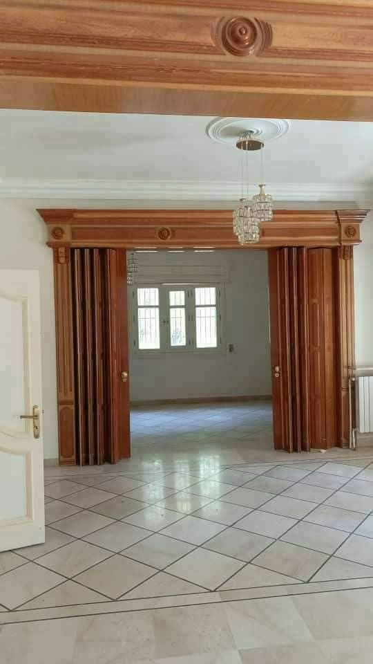 شقة للأجار ٦ غرف