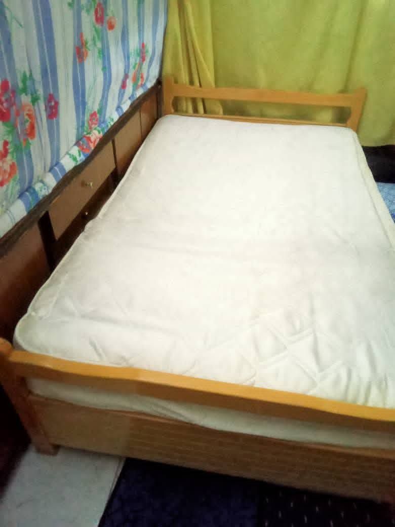 تخت سبايط مع فرشة وصندوق