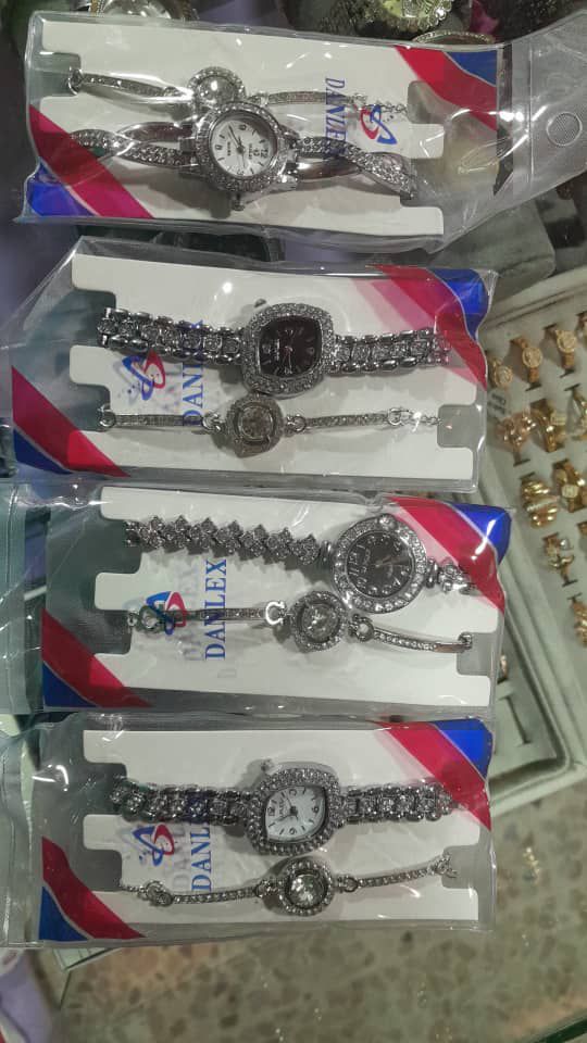 ساعه مع بلاك